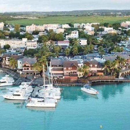 Sunset Boulevard, Grand Baie Bagian luar foto