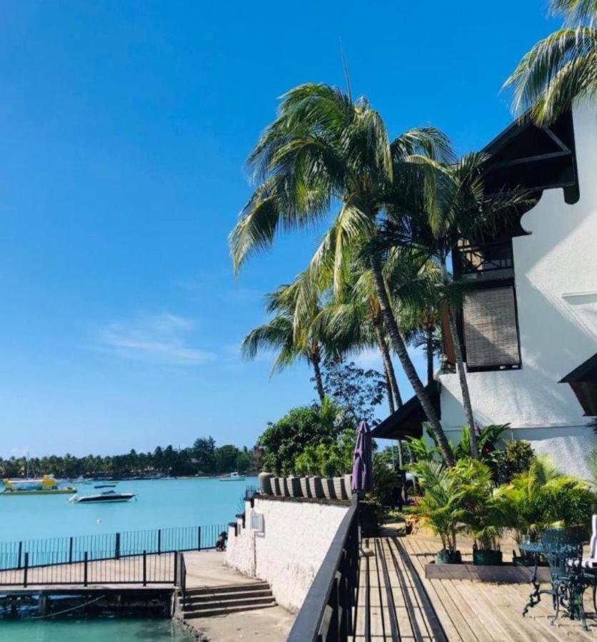 Sunset Boulevard, Grand Baie Bagian luar foto