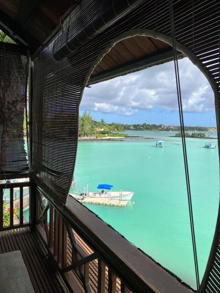 Sunset Boulevard, Grand Baie Bagian luar foto