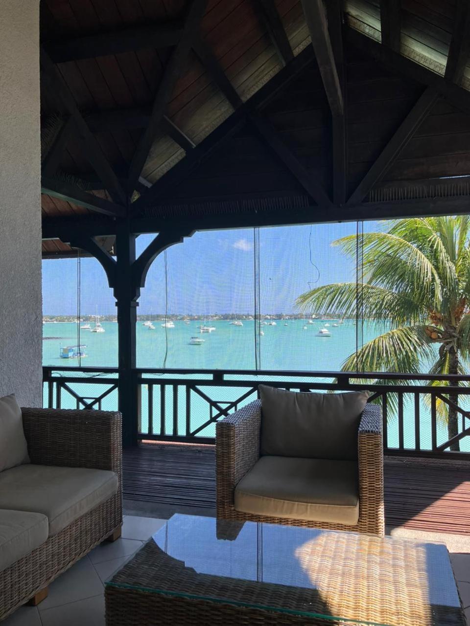 Sunset Boulevard, Grand Baie Bagian luar foto
